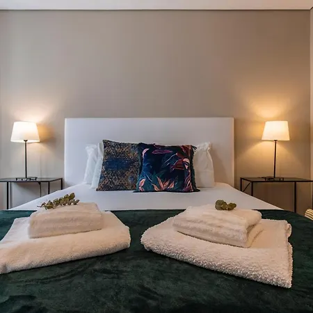 Апартаменты Charming & Cosy *